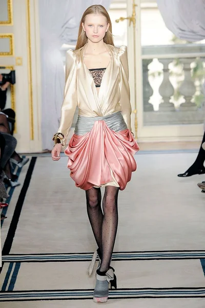 Look 5